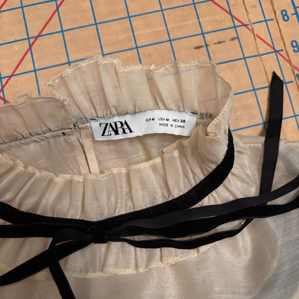 ZARA Ivory Sheer Sleeve Ruffle Collar Blouse Black Victorian Romantic Top Size M - Picture 7 of 7